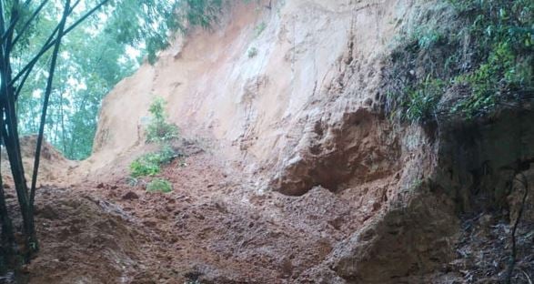 রামুতে ‘পাহাড় কাটার সময়’ মাটি ধ্বসে এক শ্রমিক নিহত